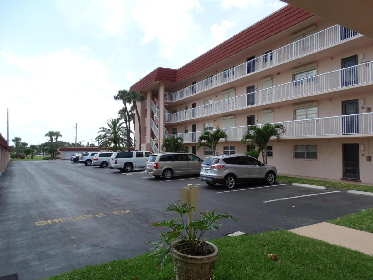 Spanish Main Unit 4- Direct Oceanfront Condo! Cocoa Beach Exterior photo