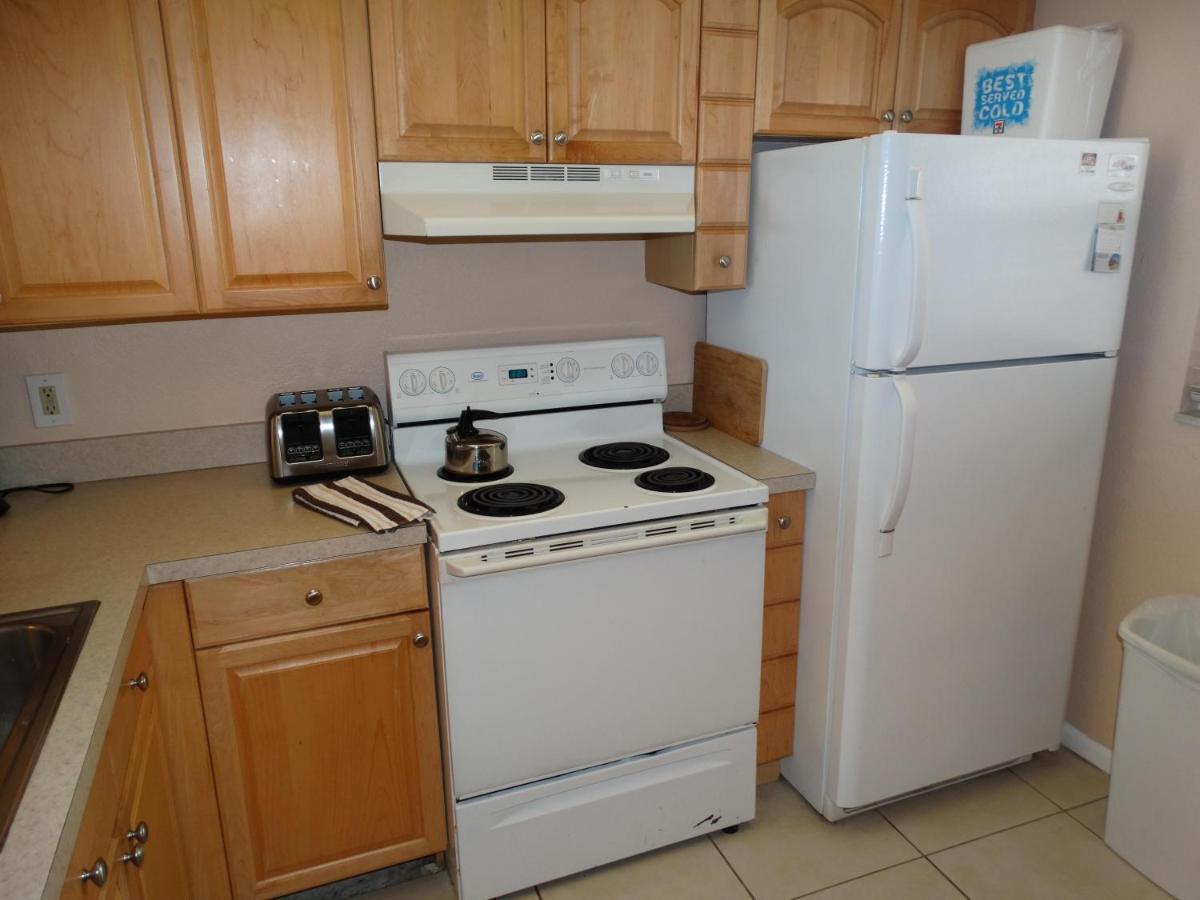 Spanish Main Unit 4- Direct Oceanfront Condo! Cocoa Beach Exterior photo